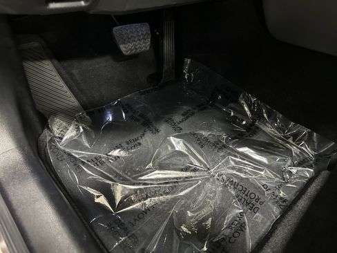 Used 2025 Lexus ES 350 w/ Premium Package image 17