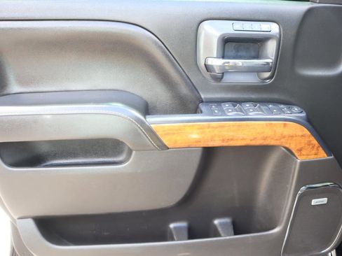 Used 2017 Chevrolet Silverado 2500 High Country AWD/4WD image 15