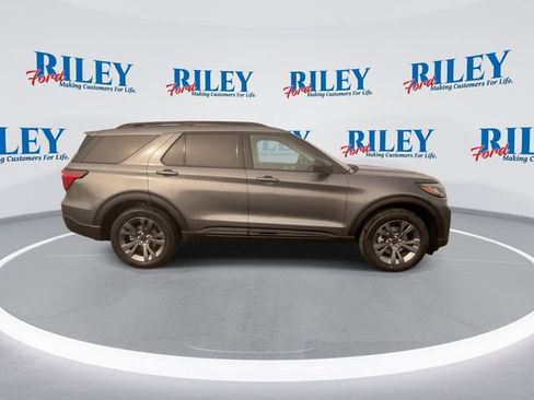 New 2026 Ford Explorer Active w/ Active Comfort Package image 9