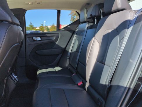 New 2025 Volvo XC40 B5 Plus w/ Protection Package Premier image 25