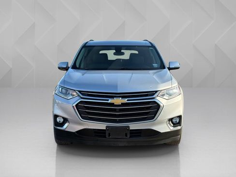 Used 2019 Chevrolet Traverse LT w/ LT Premium Package FWD image 2