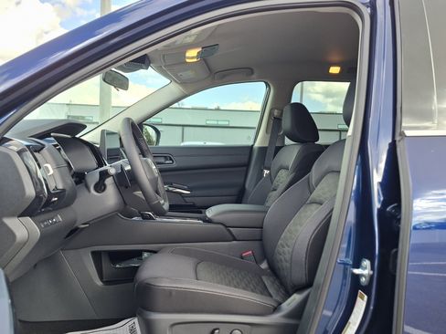 New 2026 Nissan Pathfinder SV image 6