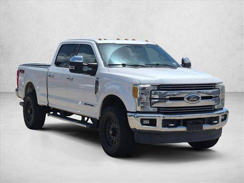 Used 2017 Ford F250 Lariat w/ Chrome Package AWD/4WD image 3