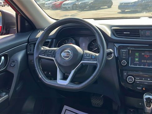 Used 2020 Nissan Rogue SV image 14