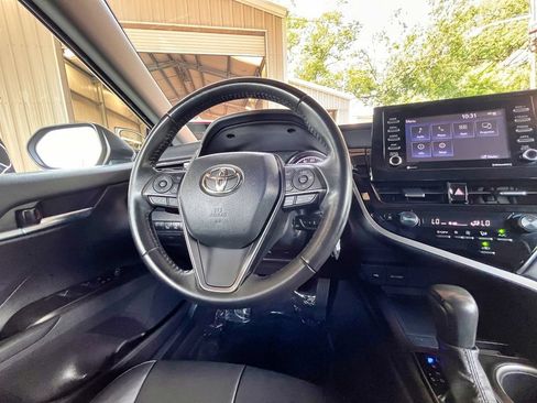 Used 2023 Toyota Camry SE FWD image 18
