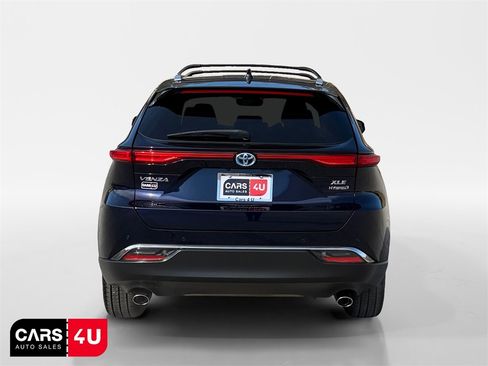 Used 2021 Toyota Venza XLE image 6