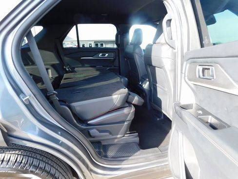 Used 2025 Ford Explorer ST-Line w/ ST-Line Street Pack image 30