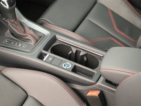 Certified 2025 Audi Q3 2.0T Premium Plus w/ Premium Plus Package image 17