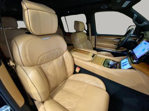 Used 2022 Jeep Grand Wagoneer Series III w/ Flexible Seating Group image 35