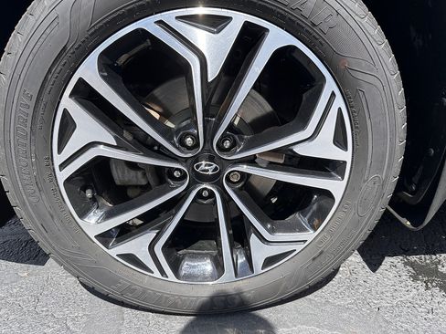 Used 2020 Hyundai Santa Fe SEL AWD/4WD image 9