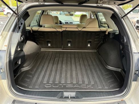 Used 2019 Subaru Outback 2.5i Limited image 10