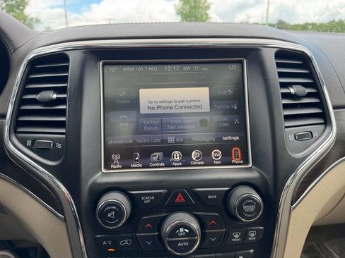 Used 2017 Jeep Grand Cherokee Overland w/ Jeep Active Safety Group AWD/4WD image 25