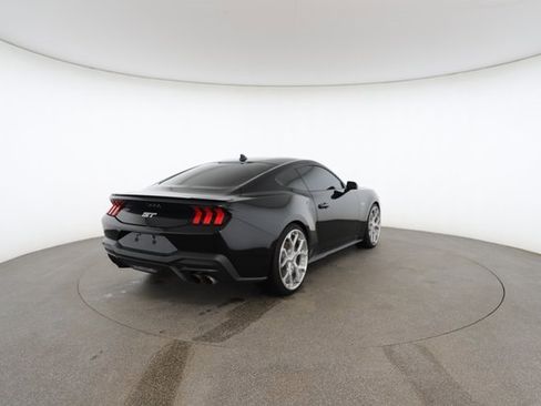 Used 2025 Ford Mustang GT Premium image 17
