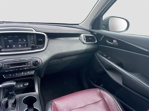 Used 2020 Kia Sorento S image 21