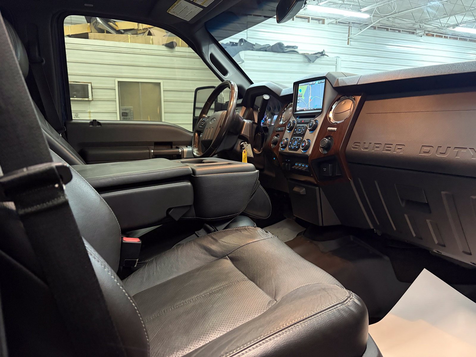 Used 2015 Ford F250 Lariat w/ Lariat Ultimate Package AWD/4WD image 28