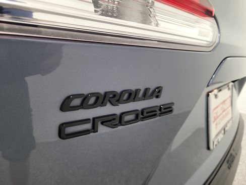 Used 2024 Toyota Corolla Cross AWD Hybrid image 6