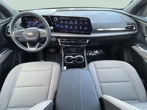Certified 2025 Chevrolet Traverse LT w/ Driver Confidence Package image 33