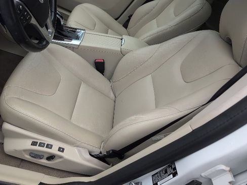 Used 2015 Volvo XC60 T6 Platinum image 19