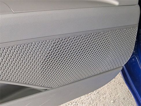 Used 2025 Hyundai Elantra Sport image 10