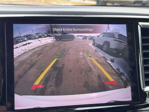Used 2023 Chrysler Pacifica Touring-L image 23