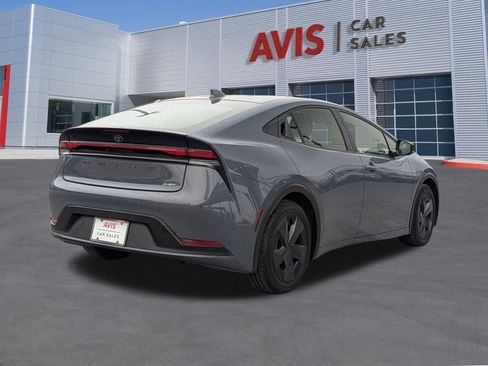 Used 2025 Toyota Prius LE image 6