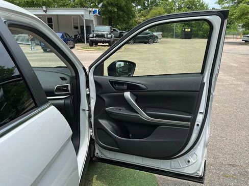 Used 2020 Mitsubishi Eclipse Cross ES FWD image 24