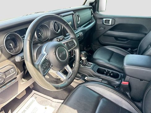 Used 2023 Jeep Wrangler Unlimited Sahara w/ Cold Weather Group AWD/4WD image 25