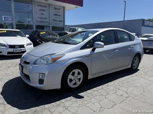 Used 2010 Toyota Prius Five FWD image 3