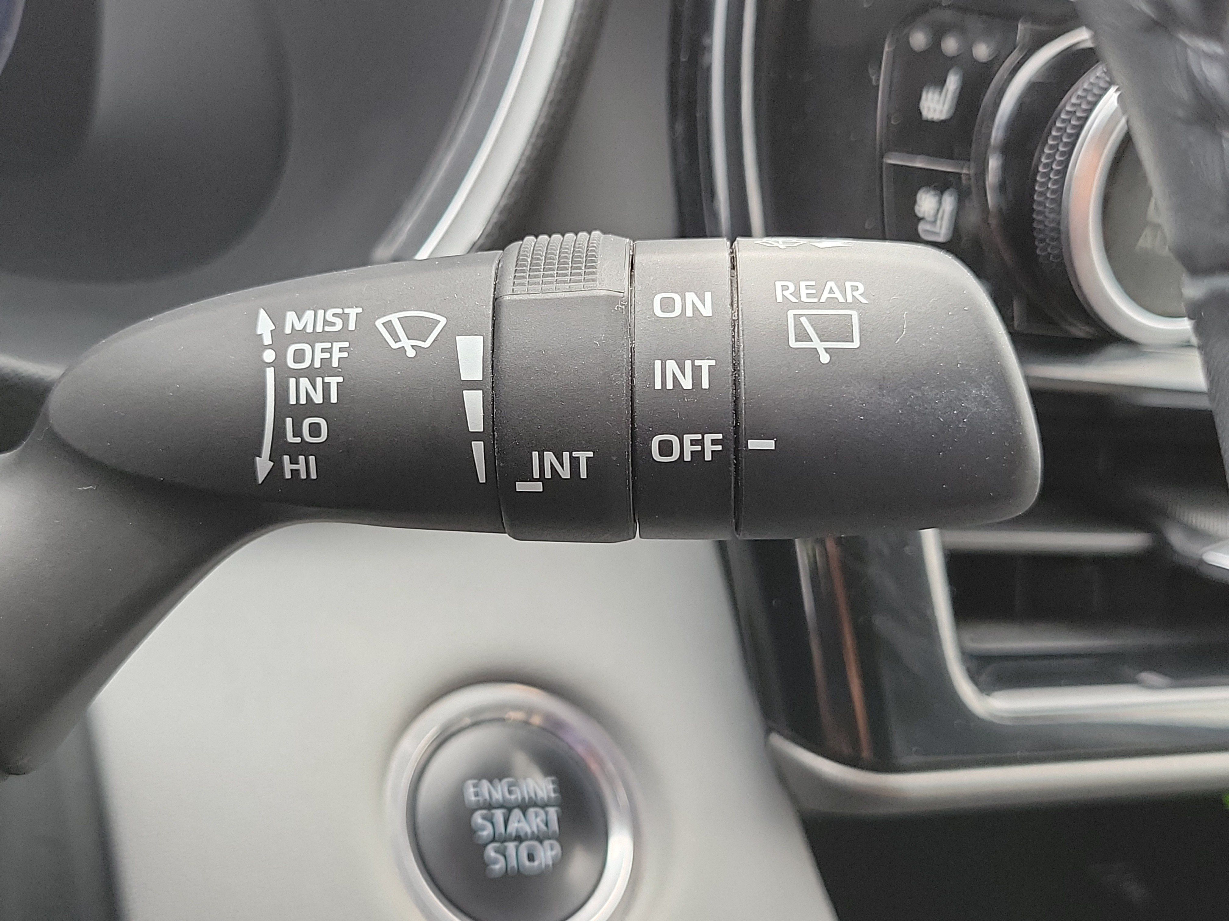 Used 2024 Toyota Highlander Limited AWD/4WD image 30