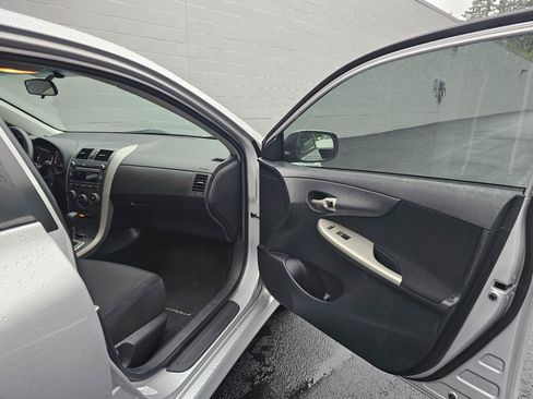 Used 2011 Toyota Corolla S FWD image 11