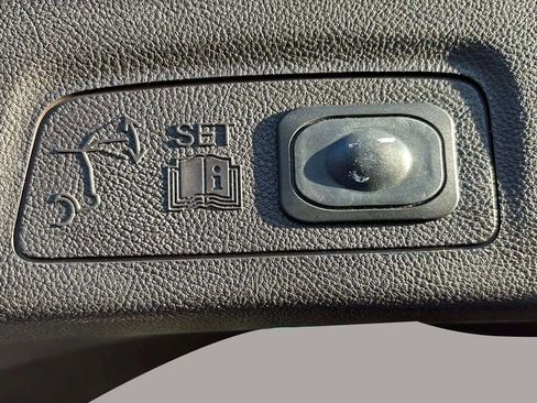 Used 2017 Lincoln MKC Reserve image 19