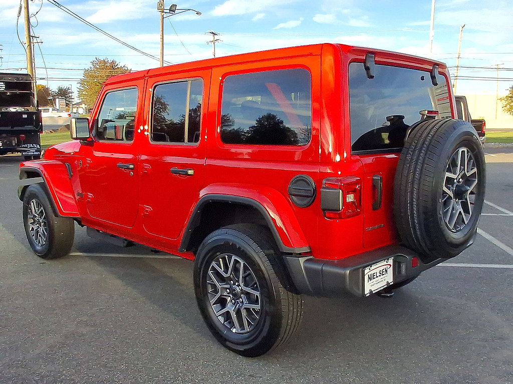 Used 2026 Jeep Wrangler Unlimited Sahara AWD/4WD image 28