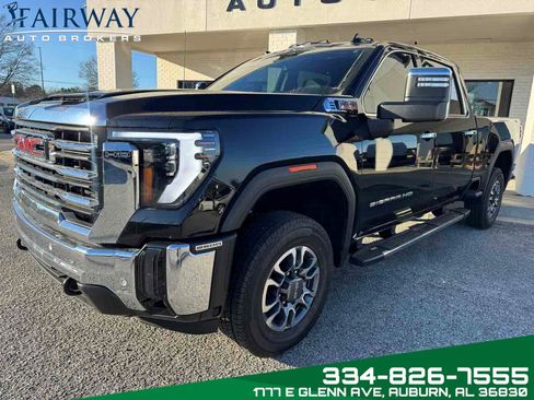 Used 2024 GMC Sierra 2500 SLT w/ SLT Premium Package image 2