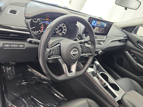 Certified 2023 Nissan Altima 2.5 SR w/ SR Premium Package FWD image 15