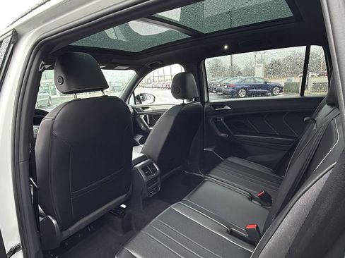 Used 2023 Volkswagen Tiguan SE R-Line image 26