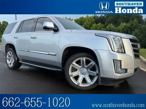 Used 2016 Cadillac Escalade Premium RWD image 1