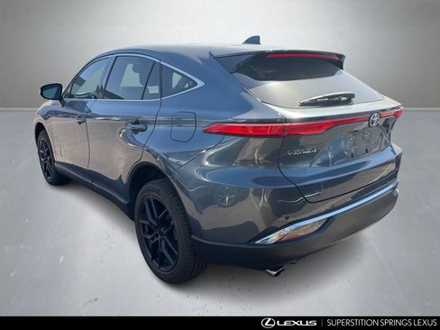 Used 2023 Toyota Venza Limited image 4