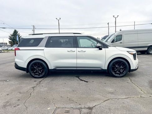 Certified 2025 Kia Carnival SX image 7