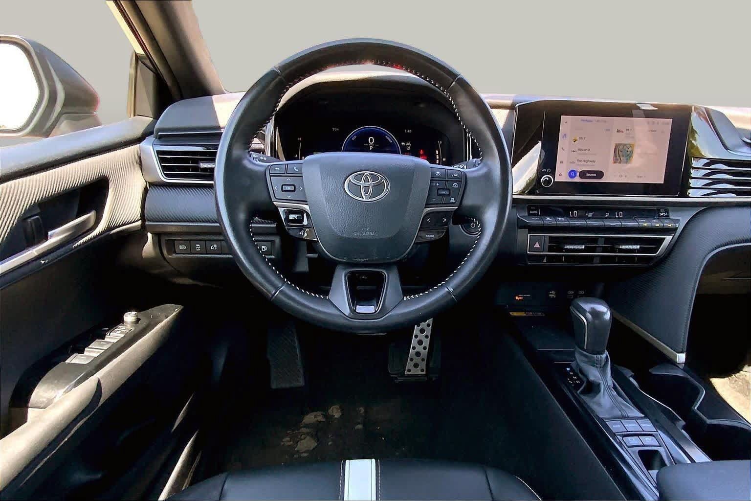 Used 2025 Toyota Camry SE FWD image 6