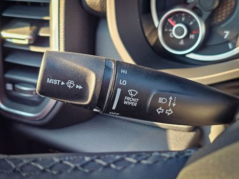 New 2026 RAM 1500 4x4 Crew Cab image 19