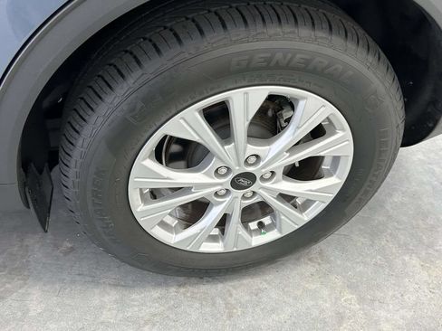 Used 2025 Ford Escape Active FWD image 9