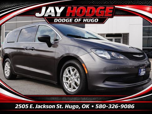 Used 2023 Chrysler Voyager LX FWD image 1