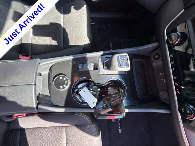 Used 2025 Nissan Rogue SV AWD/4WD image 27