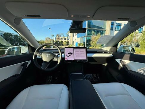 Used 2023 Tesla Model Y Long Range AWD/4WD image 10