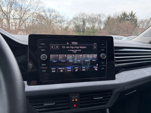 Used 2025 Volkswagen Jetta SE image 20