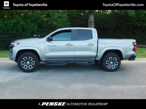 Used 2024 Chevrolet Colorado Z71 w/ Z71 Convenience Package 2 AWD/4WD image 2