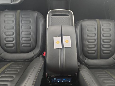Used 2023 Rivian R1S Adventure AWD/4WD image 31