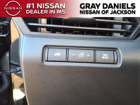Certified 2025 Nissan Altima 2.5 SR FWD image 13