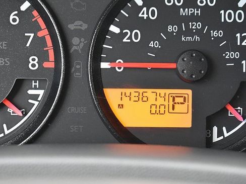 Used 2012 Nissan Frontier SV image 38