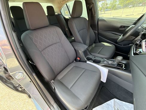 Certified 2025 Toyota Corolla LE image 25